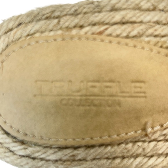 Truffle Collection Rope Toe Loop Flat Sandals Color Natural - Size 7 - Picture 6 of 7